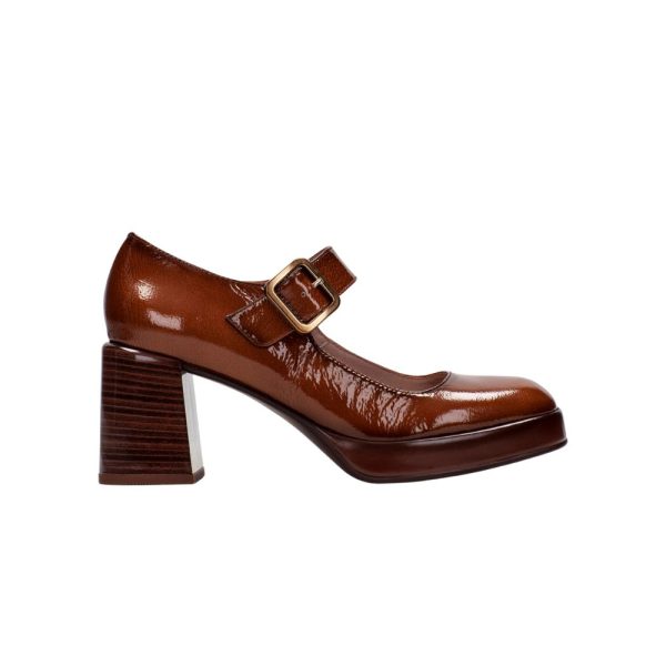 Chaussure chic à talon pour femme de la marque Hispanistas. Fait en Espagne, tout de cuir. Disponible en ligne et en boutique. Livraison gratuite pour tout achat de 80$ et plus.