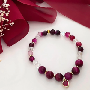 Bracelet pour femme fait principalement de pierres semi-précieuses Fait à la main au Québec avec amour par Bijoux Sophistikate. Couleurs frappantes idéales pour rehausser le look et favoriser la prise de décision (si vous croyez à la vertu des pierres) Disponible en 2 grandeurs 6.5 pouces 7 pouces