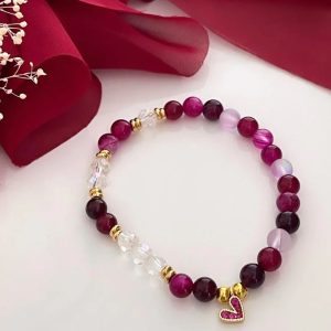 Bracelet pour femme fait principalement de pierres semi-précieuses Fait à la main au Québec avec amour par Bijoux Sophistikate. Couleurs frappantes idéales pour rehausser le look et favoriser la prise de décision (si vous croyez à la vertu des pierres) Disponible en 2 grandeurs 6.5 pouces 7 pouces