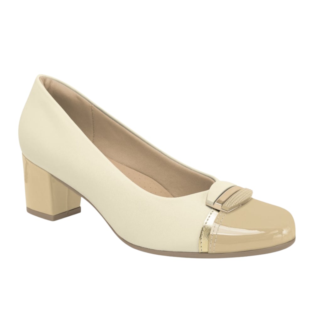 Chaussure à talon pour femme fait au Brésil. Talon de 5 cm. Semelle hyper confortable et spongieuse avec également une voute plantaire pour un super souvent sous estimé.