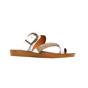 Sandale pour femme de type balnéaire plutôt chic avec brillance. Soutien plantaire. Polyvalence inédite pour les looks d’été.