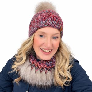 Duo de tuque et cache cou torsadé avec fourrure recyclée  Fait à la main avec Passion au Québec.