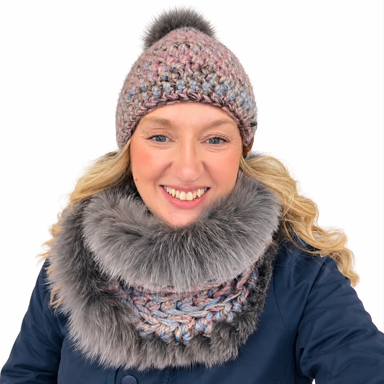 Duo de tuque et cache cou torsadé avec fourrure recyclée Fait à la main avec Passion au Québec.